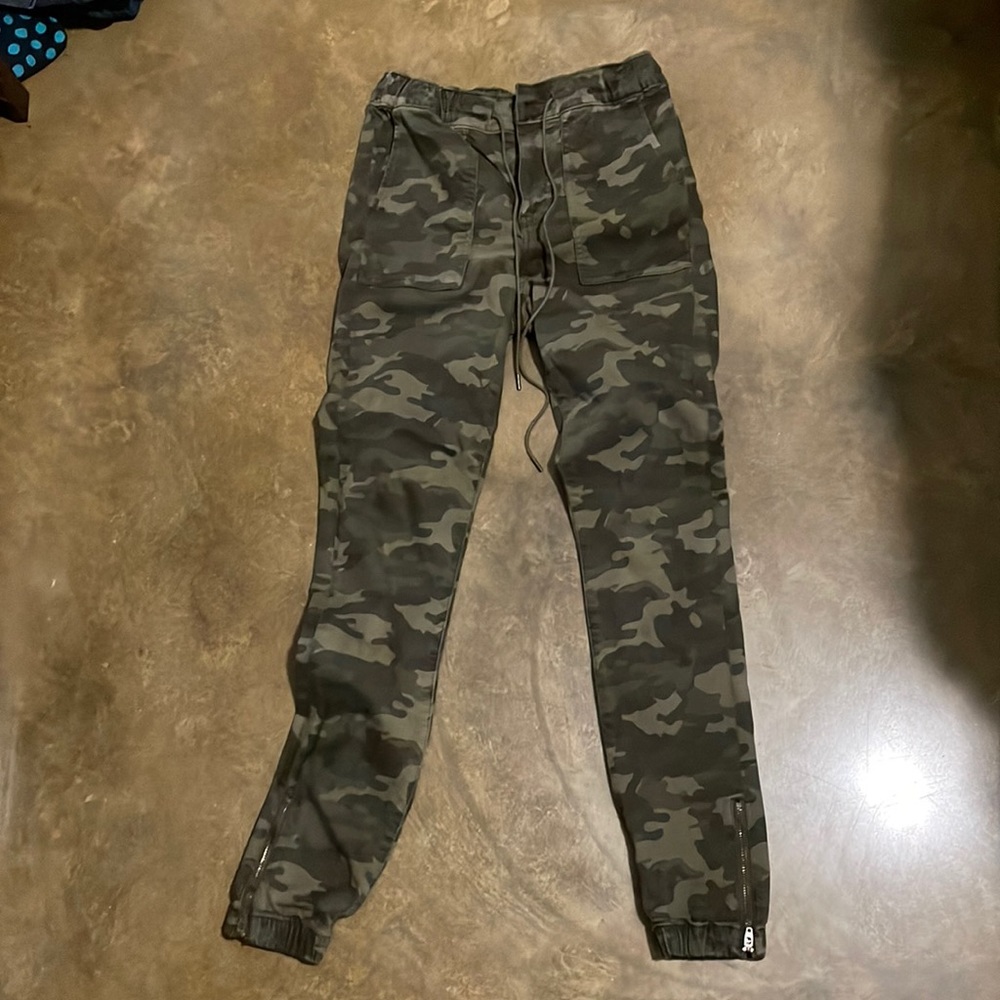 women’s American eagle pants